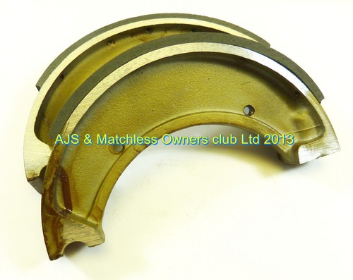 RELINED BRAKE SHOES;   EXCHANGE ONLY SAME AS PART NUMBER 013620  39-8-B71 UK ONLY
